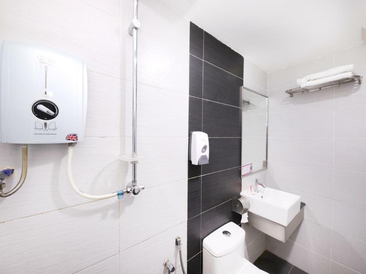 Oyo 700 Fine Hotel クアラルンプール エクステリア 写真
